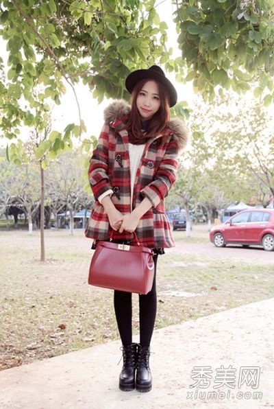 每一个人都喜欢连衣裙和女式羊毛大衣。