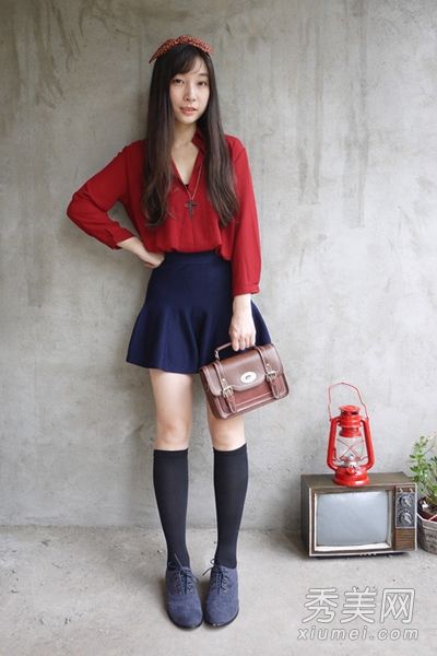 衬衫+短裙完美搭配初秋时尚