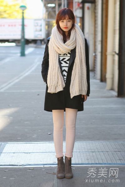 羊毛大衣巧搭短靴难以抵挡冬季轻装成熟女性的魅力