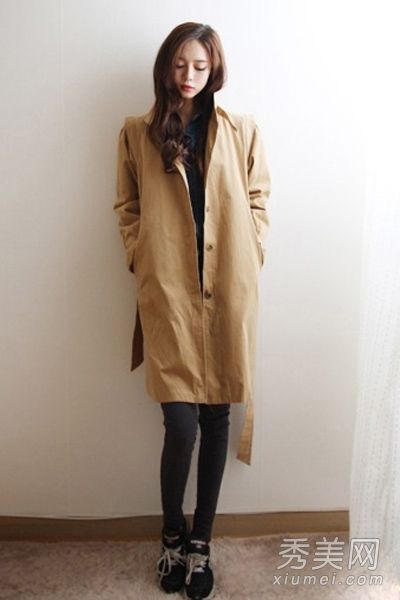长风衣搭配紧身裤韩版风格超漂亮