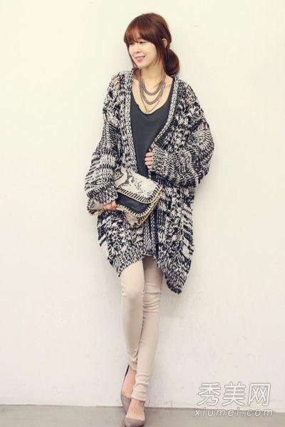 初秋微胖女孩搭配针织衬衫巧妙撇去隐藏肉