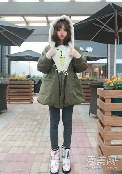 棉衣加毛衣是冬天最实用的保暖方式。