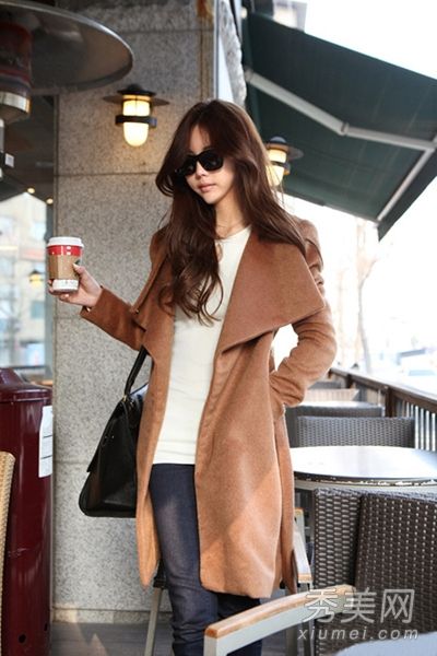 韩国海浪袭击道晖芝展示冬装和外套搭配