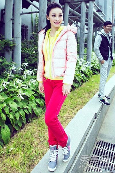 阿达展示冬装搭配变得性感清新