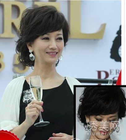 赵雅芝·申夫·周慧敏出售可爱的老年女神的美容化妆PK