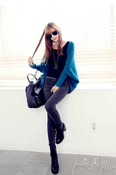 略胖的女孩必须学会穿毛衣+牛仔裤来变得更苗条