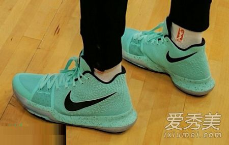 耐克kyrie 3 aqua多少钱?耐克欧文第三代湖绿色配色橱柜价格