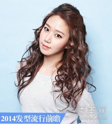 2014年流行发型的趋势是:烫发仍然是主流。