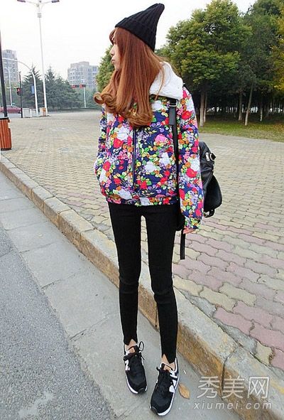 夹克衫配裤腿能保持冬天的时尚