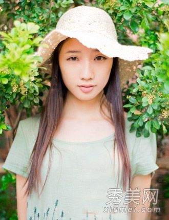 2014年秋季的第一选择是清新直发，这是最淑女的发型。