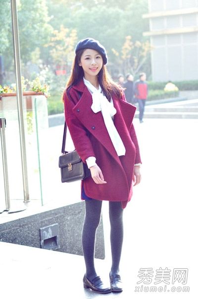 韩版羊毛大衣看起来很漂亮，有点清新的风格。