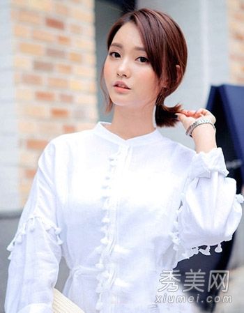 我推荐你在初秋选择长发和短发。