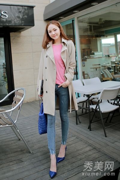 秋季牛仔裤主要配外套给韩范牛