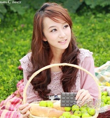 最新卷毛画冬季最美丽的幻想气质