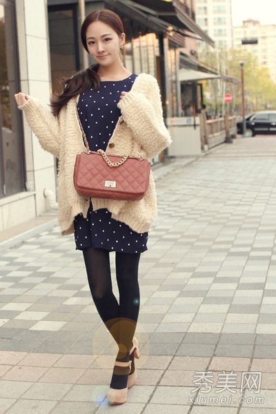 稍胖的女孩一定有毛衣。秋天藏着瘦肉，很迷人。