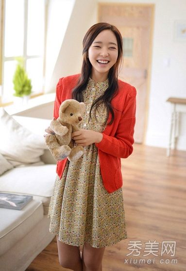 针织开衫，搭配韩式连衣裙