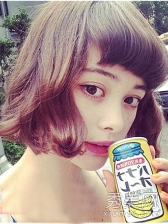 短发看起来怎么样好时尚烫发最有风情