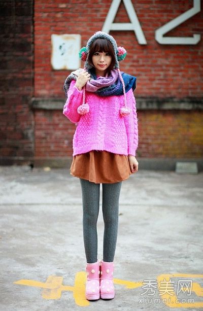 毛衣+短裙+连裤袜+短靴冬季瘦身