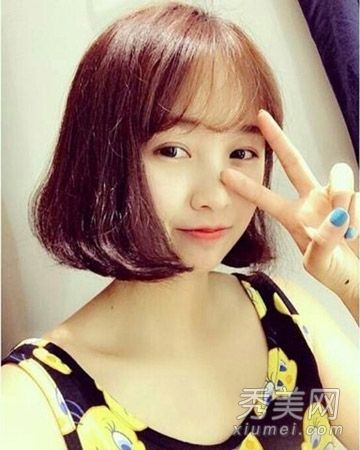 适合矮个子女孩的短发更高更清新。