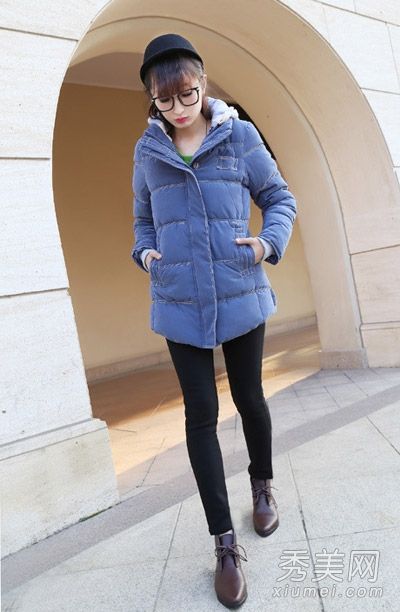 棉袄保暖时尚，搭配小裤腿。