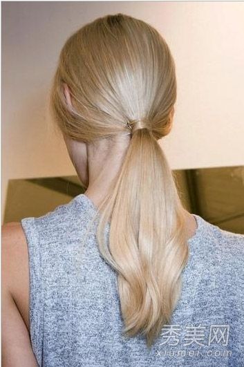 如何扎一个好的马尾辫来带来凉爽的夏天