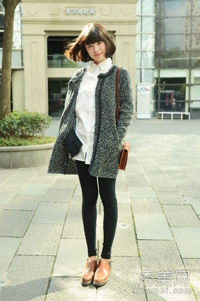 毛线衫配裙子更时尚，更清新，更多彩。
