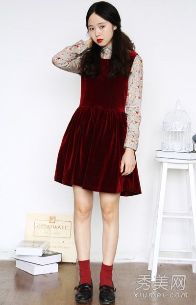 小而清新的冬装带有印花元素，浪漫时尚