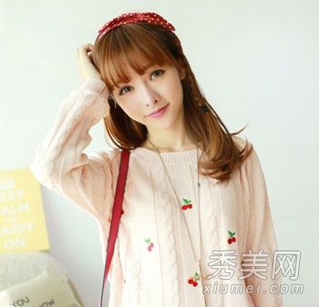 2014气质女孩必须学会唯美,让头发清新,抓住镜子