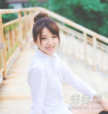 九个女孩的新发型是夏天最漂亮的。