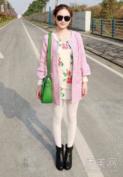 在冬天，穿羊毛外套的最好方法是在里面做一件衣服。