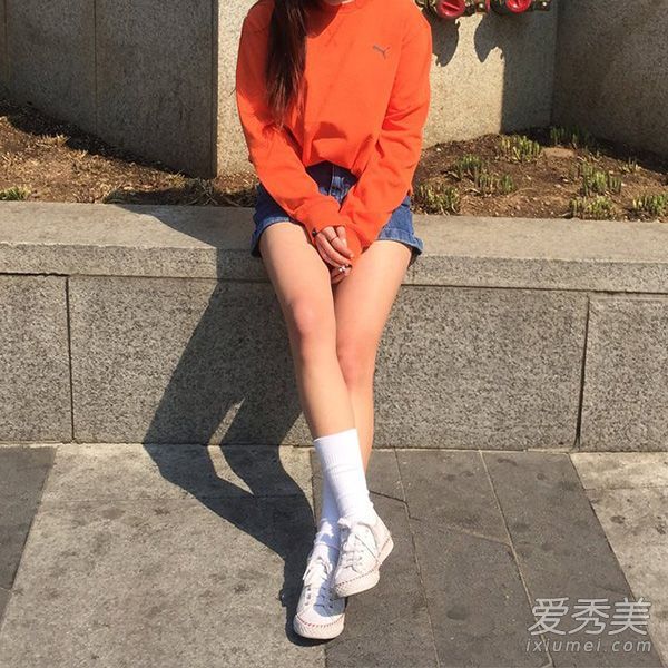 喇叭裤很流行。韩牛最喜欢的5个春夏项目