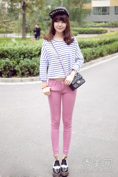 条纹衬衫+紧身裤吸收阳光的2013潮流