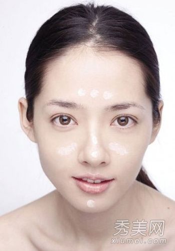 天然裸妆:如何让底妆不被瑕疵遮盖