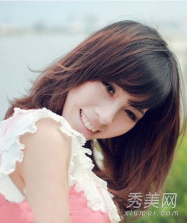 甜美的女孩必须有短而中等的头发图片梨花头最修剪