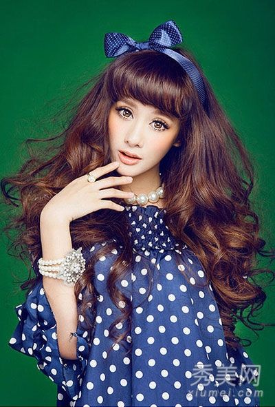 最新流行发型推荐气质长卷发女神范