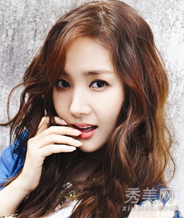2014韩式长发烫发图片时尚化妆气质好