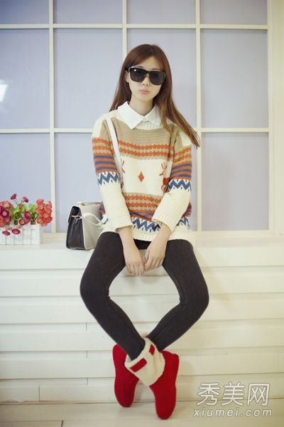 高领毛衣配小裤腿非常简单,时尚又时尚