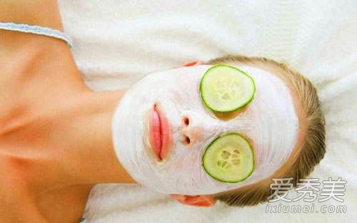 在脸上涂酸奶有什么好处？酸奶要多久才能洗掉