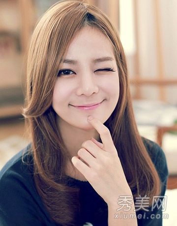 最新韩版气质卷发时尚化妆女士范