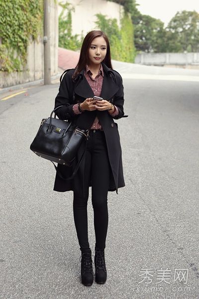 秋季风衣+牛仔裤时尚保暖