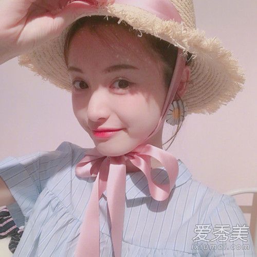 我应该在白天还是晚上用芦荟凝胶洗脸？