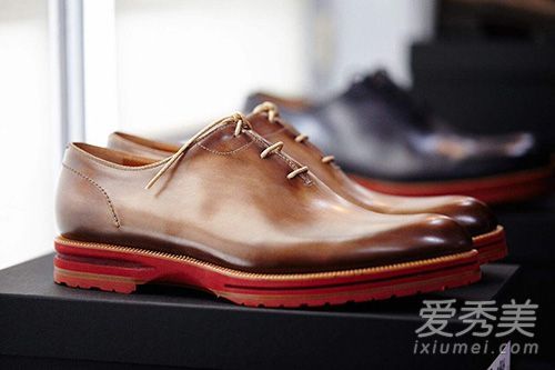 伯鲁蒂是什么品牌，邓超的同一款鞋？什么年级