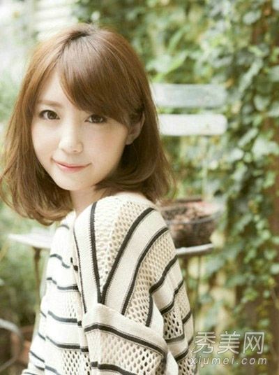 女孩们会梳什么样的发型?9头卷发梨花头很受欢迎