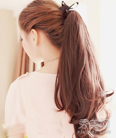 OL时尚必须学会9个马尾辫来帮助你掌控工作场所