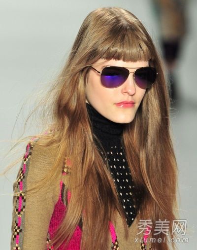 时装周最新的9个刘海是不同的。