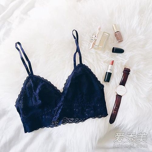 露水刚刚好！男友喷血的蕾丝内裤