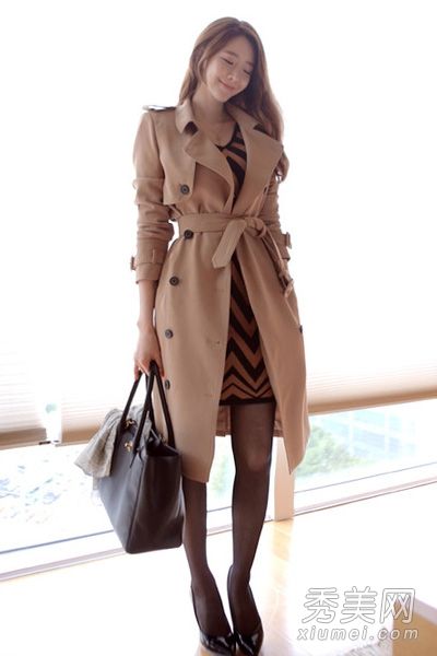 不要将时尚土豪的秋季风衣与时尚风格混搭