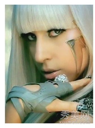 时尚化妆:向明星学习万圣节化妆，让整个观众爆炸