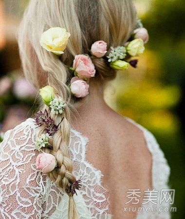 初夏的时候,用一点新鲜的发型来驱散闷热会更舒服。