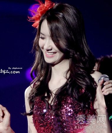 OL必备职场烫发发型智力时尚魅力加倍